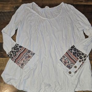 Elegant White Long Sleeve Top with Patterned Cuffs